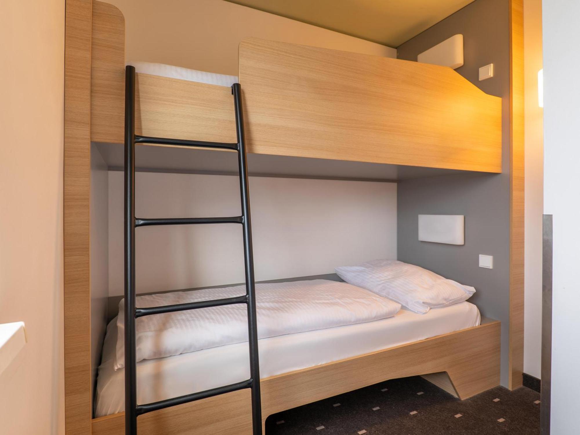 Hotel Stuttgart-airport/messe 3*